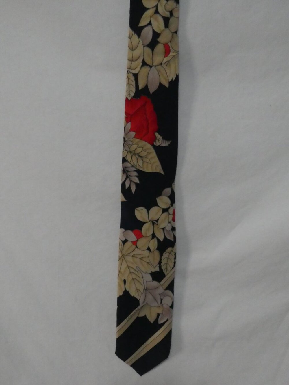 Vintage LEONARD PARIS 100% Silk Floral Necktie Navy Red Cream